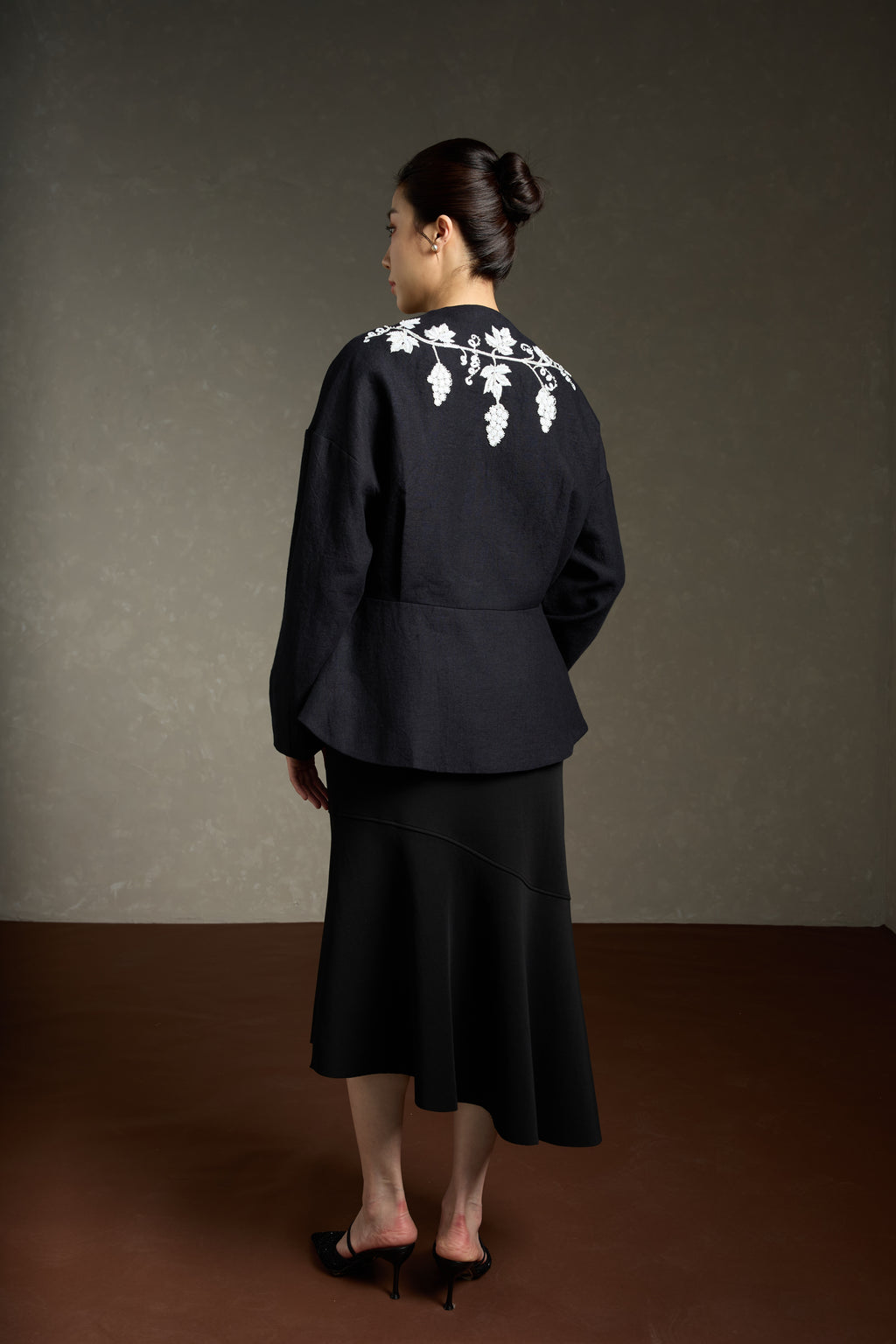 Oriental New Chinese Style Handmade Embroidery Coat + Black Half Skirt Set