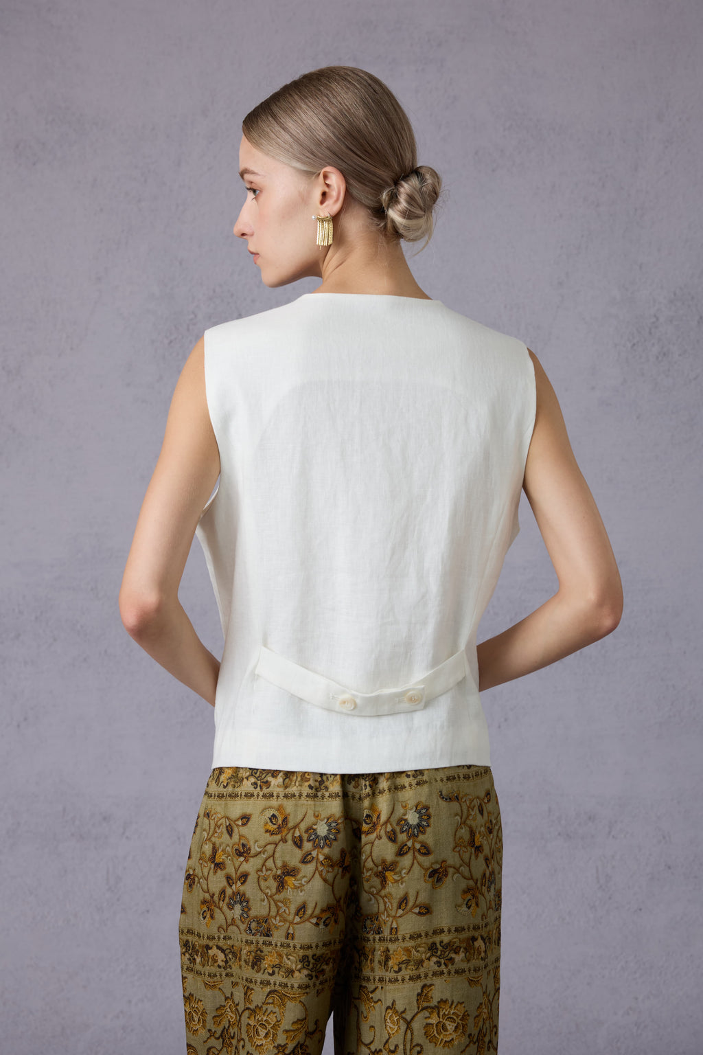 Pure White V-Neck Linen Vest & Moss Green Retro Printed Wide-Leg Pants Set