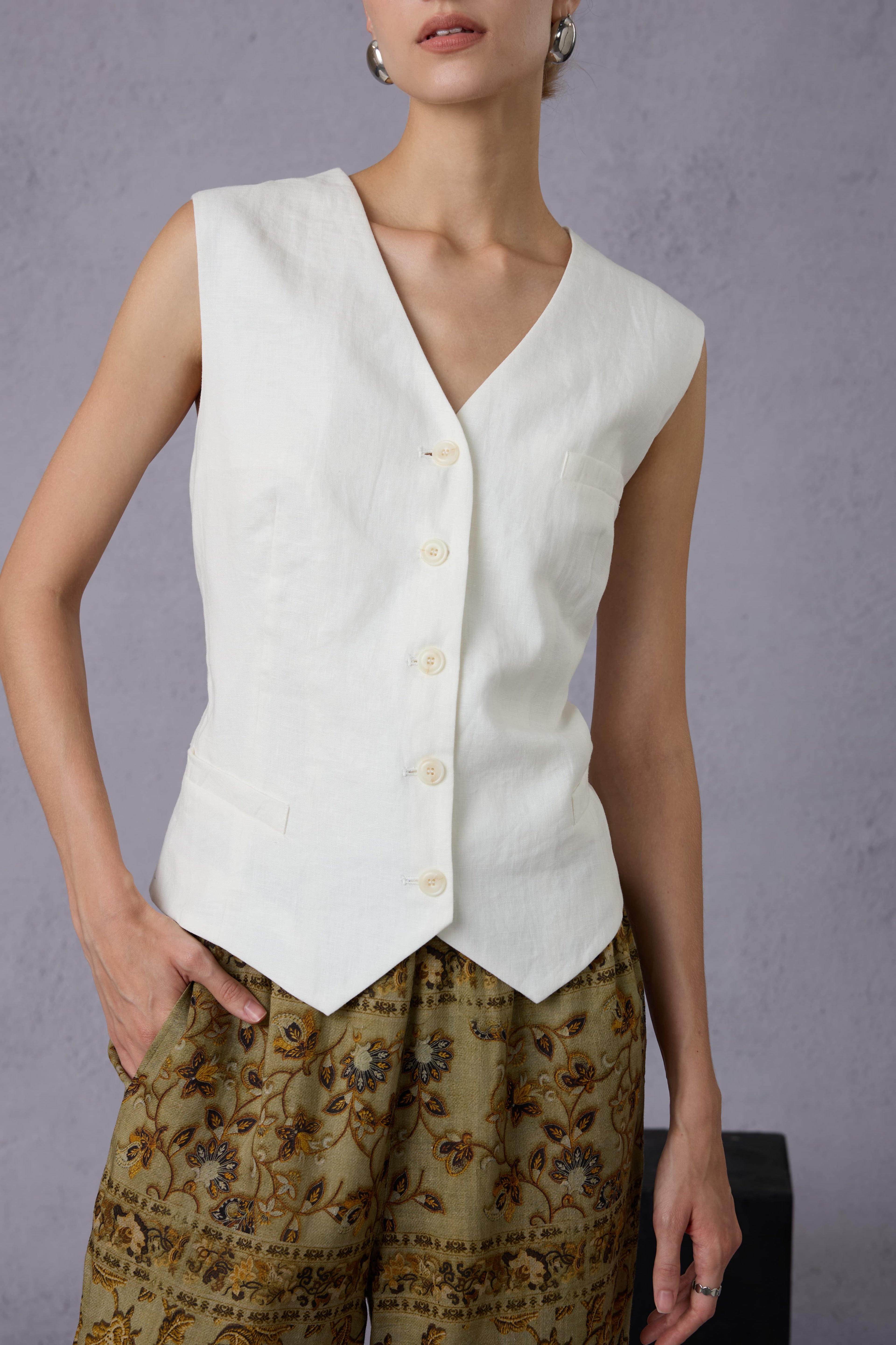 Pure White V-Neck Linen Vest & Moss Green Retro Printed Wide-Leg Pants Set