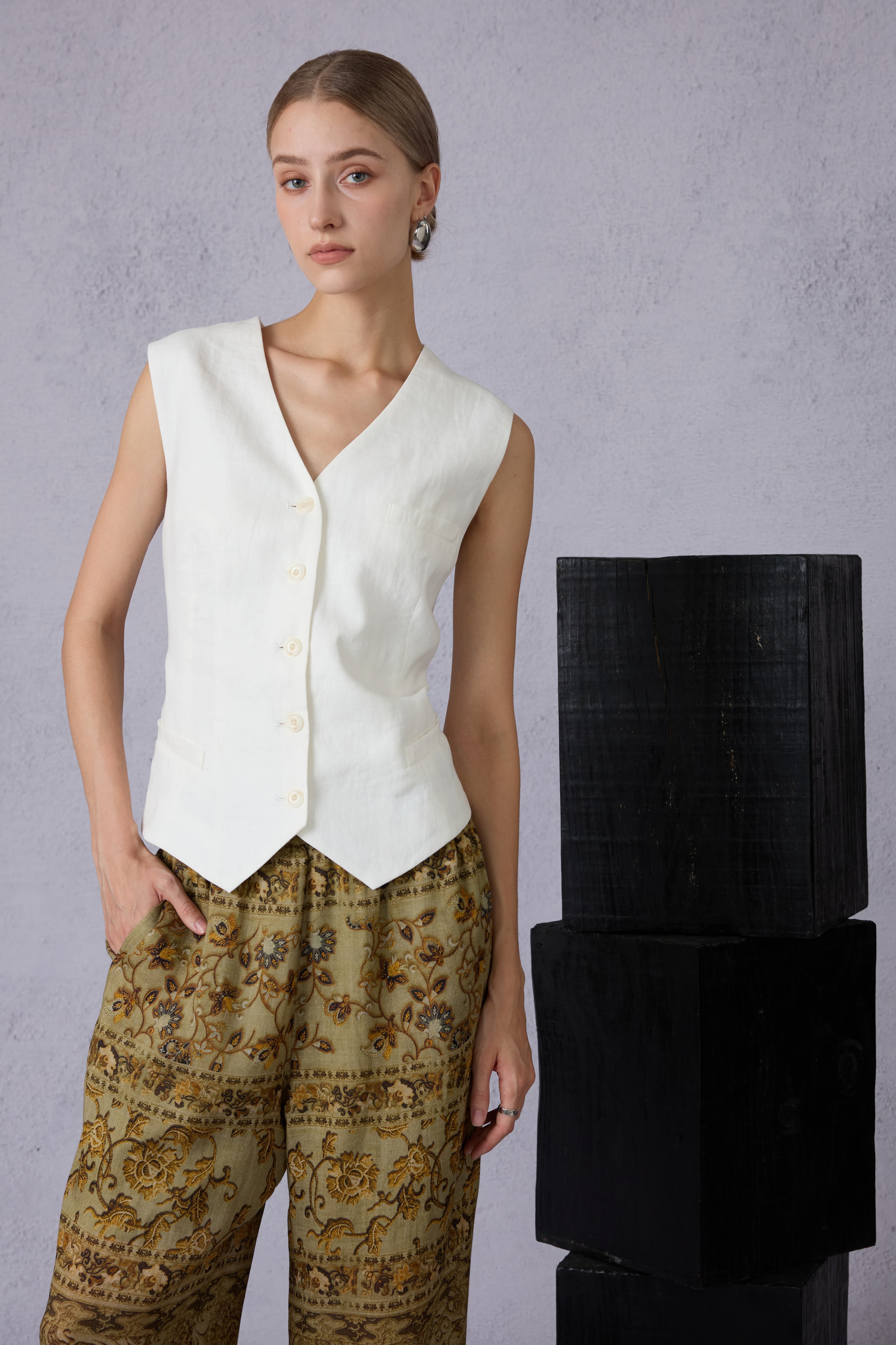 Pure White V-Neck Linen Vest & Moss Green Retro Printed Wide-Leg Pants Set