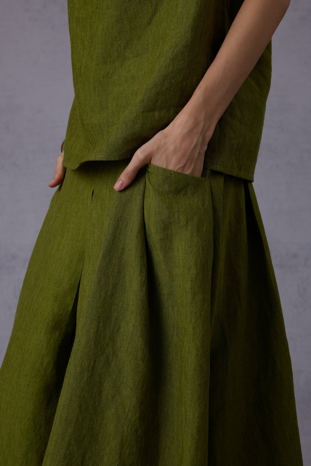 Wild Texture Hemp Sleeveless Top + Drape Big Swing Half Skirt Set