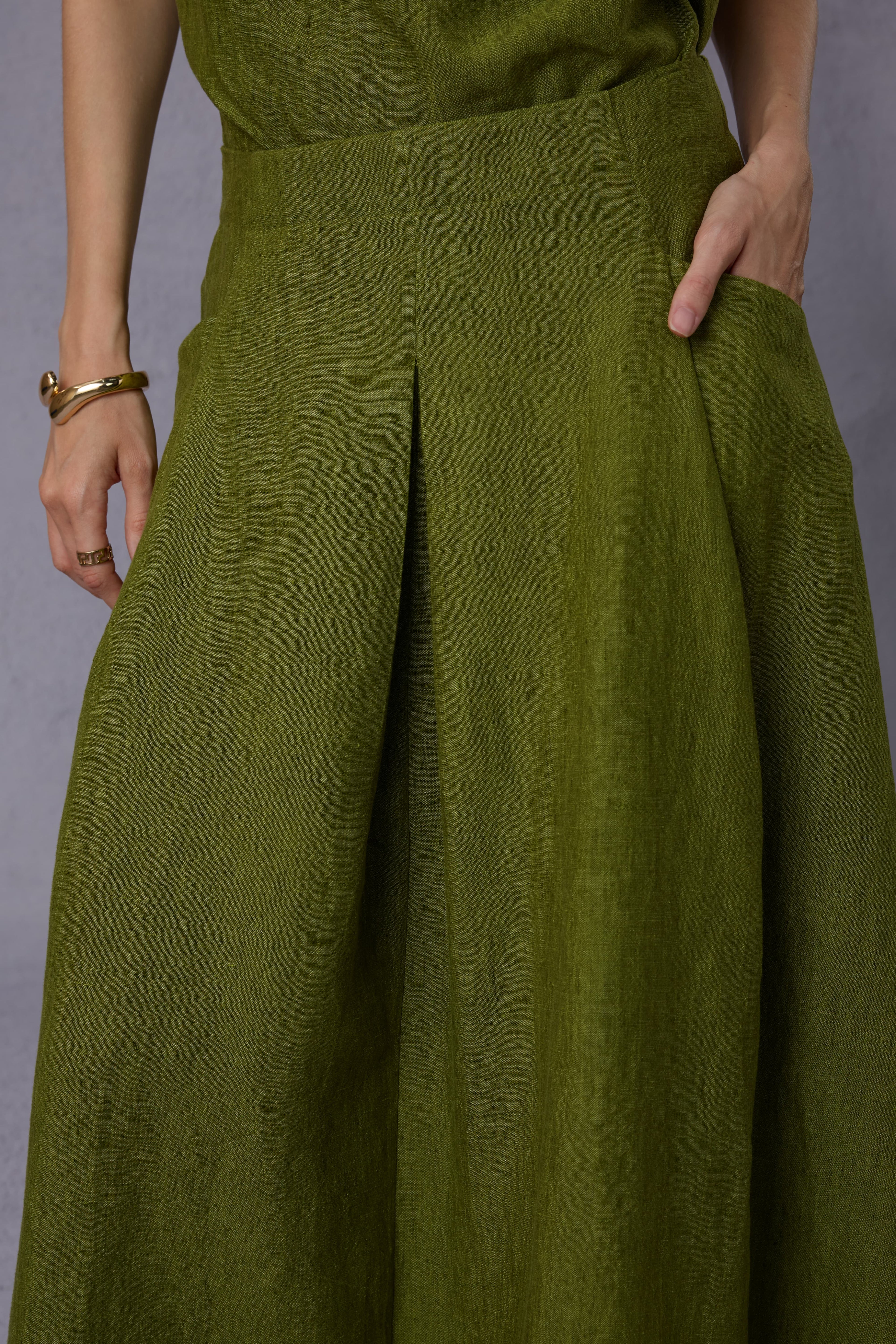 Wild Texture Hemp Sleeveless Top + Drape Big Swing Half Skirt Set