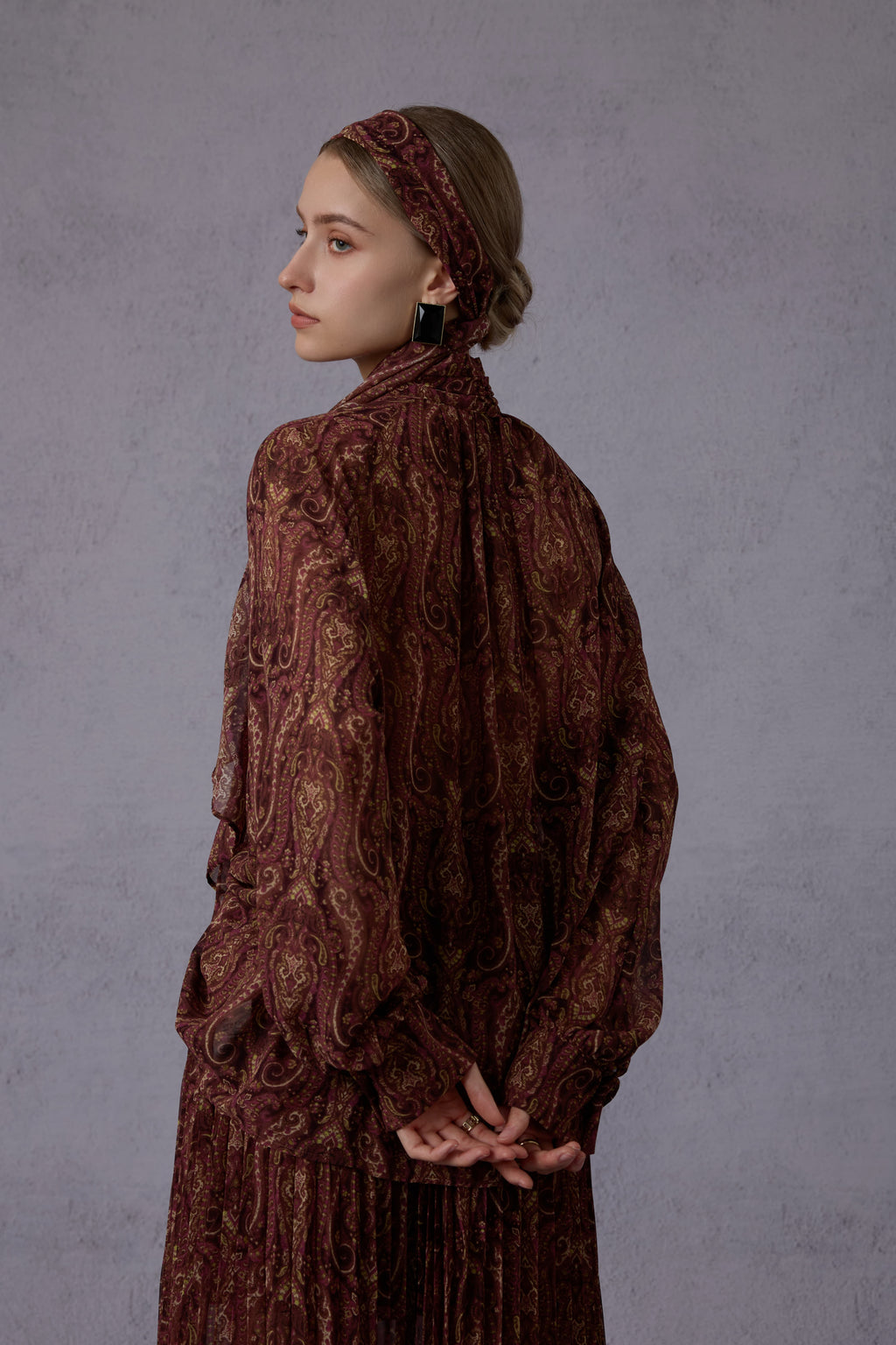 Cloud Yarn Flowing Light Gloss Long-sleeve Top + Half Skirt