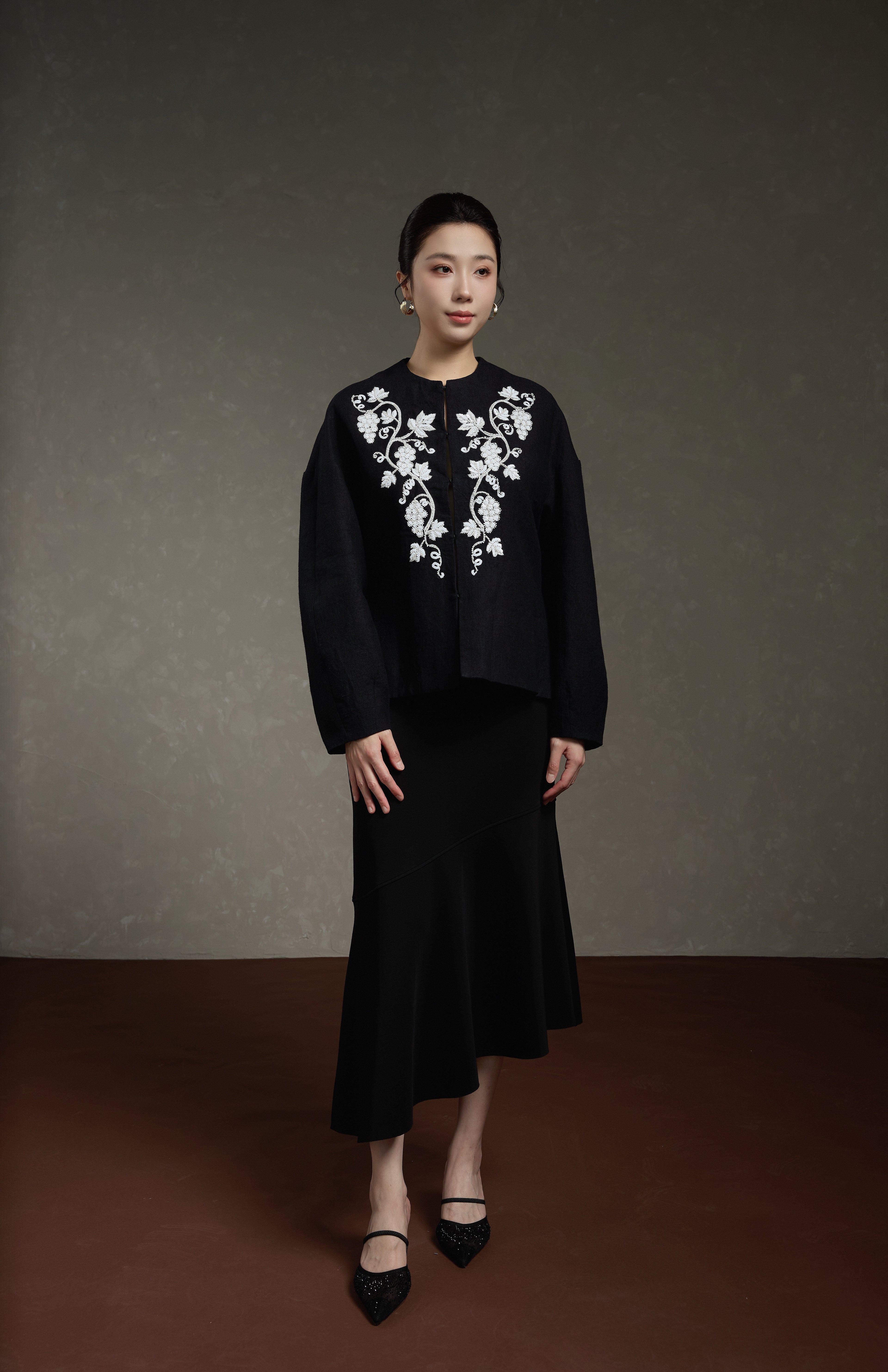 Oriental New Chinese Style Handmade Embroidery Coat + Black Half Skirt Set