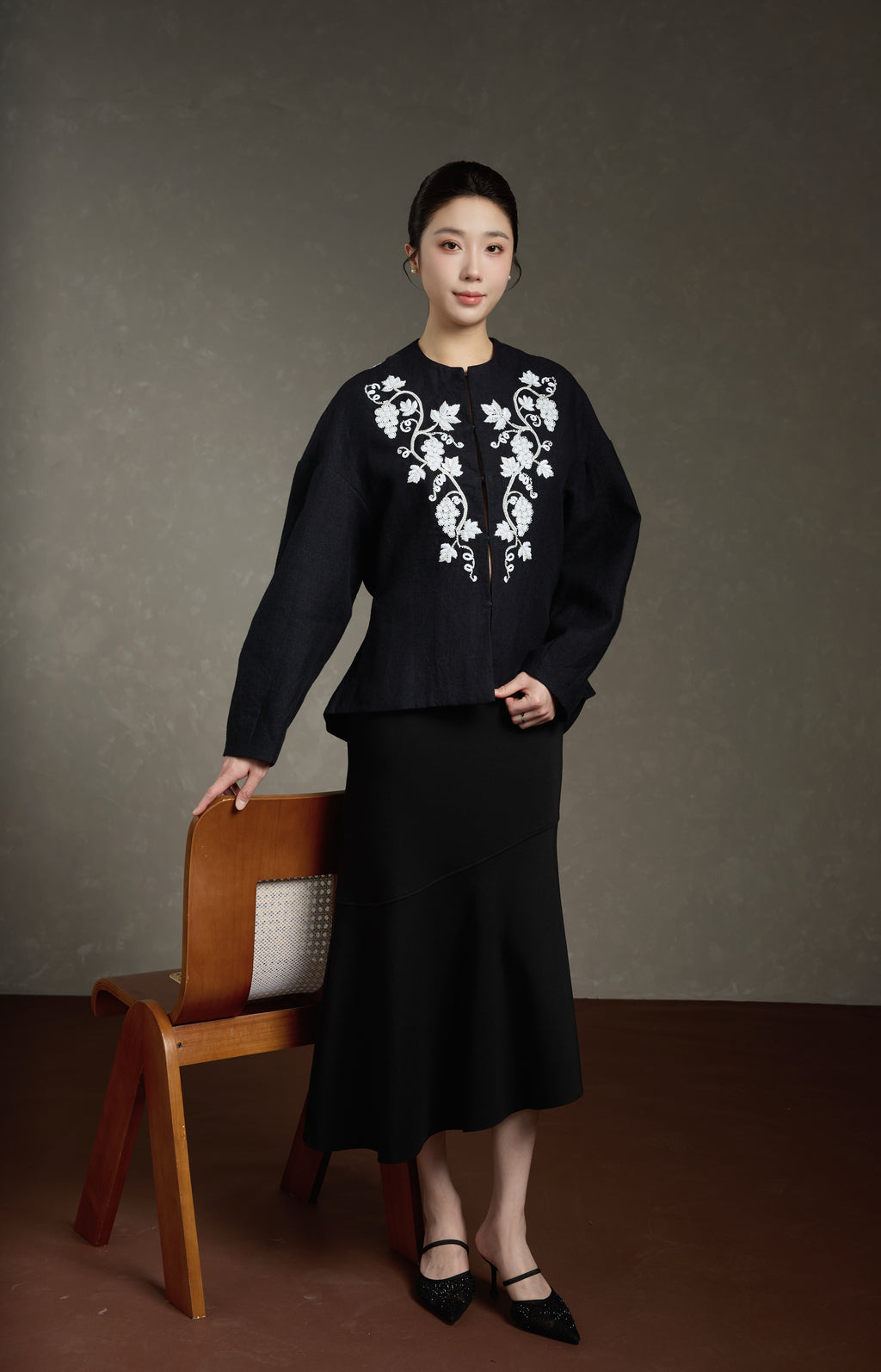 Oriental New Chinese Style Handmade Embroidery Coat + Black Half Skirt Set