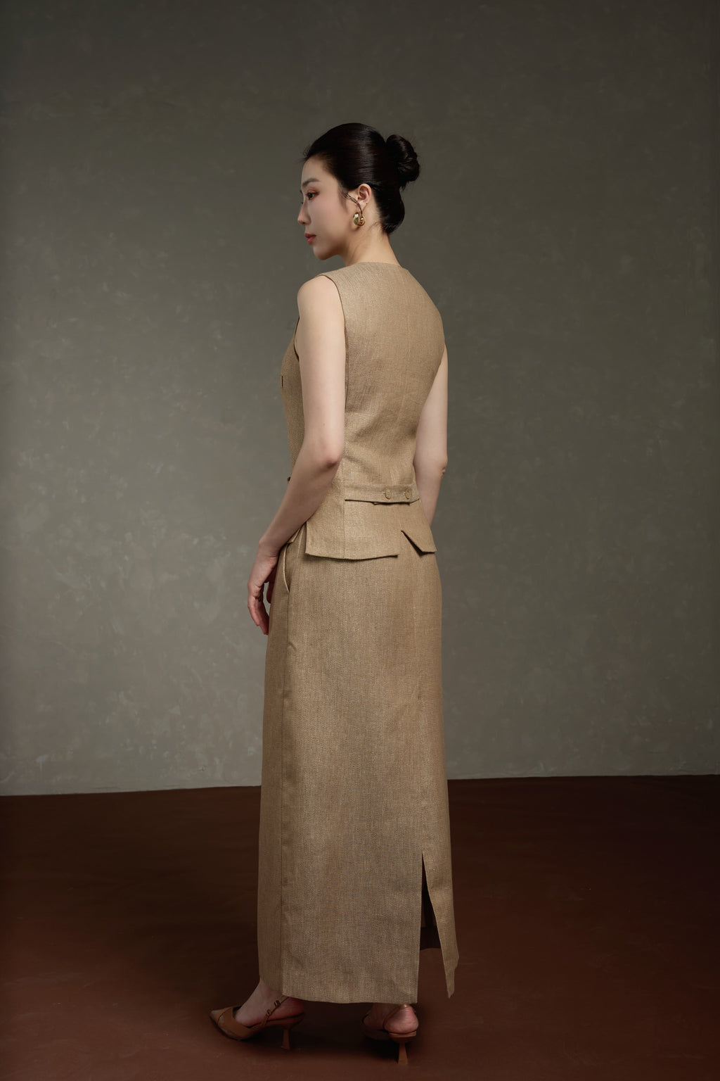 Jinhe Simple Light Minimalist Khaki Vest + Half Skirt